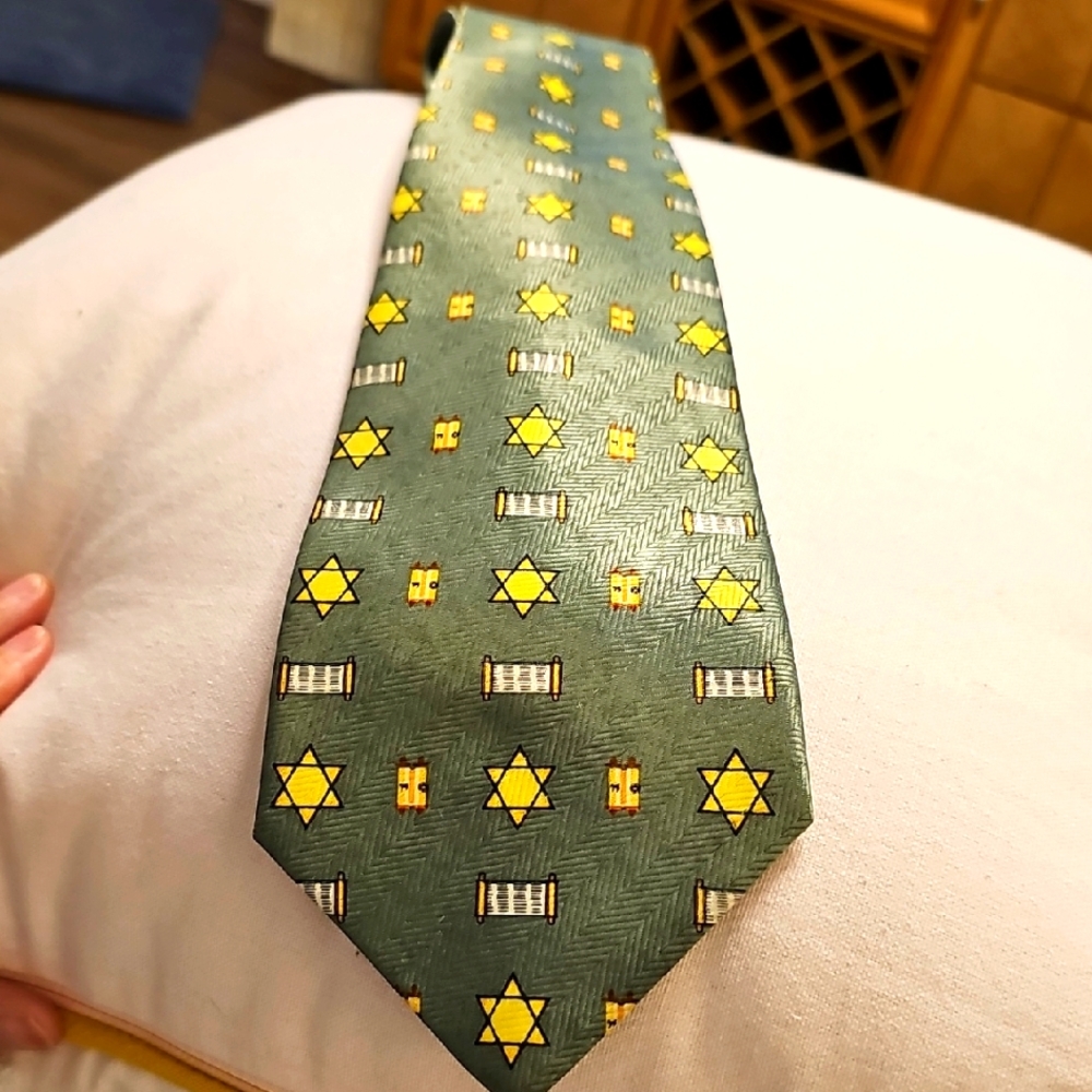 Green and‎ Yellow Patterned Men's Tie. JEWISH Star Of David. By Bass Birdie.